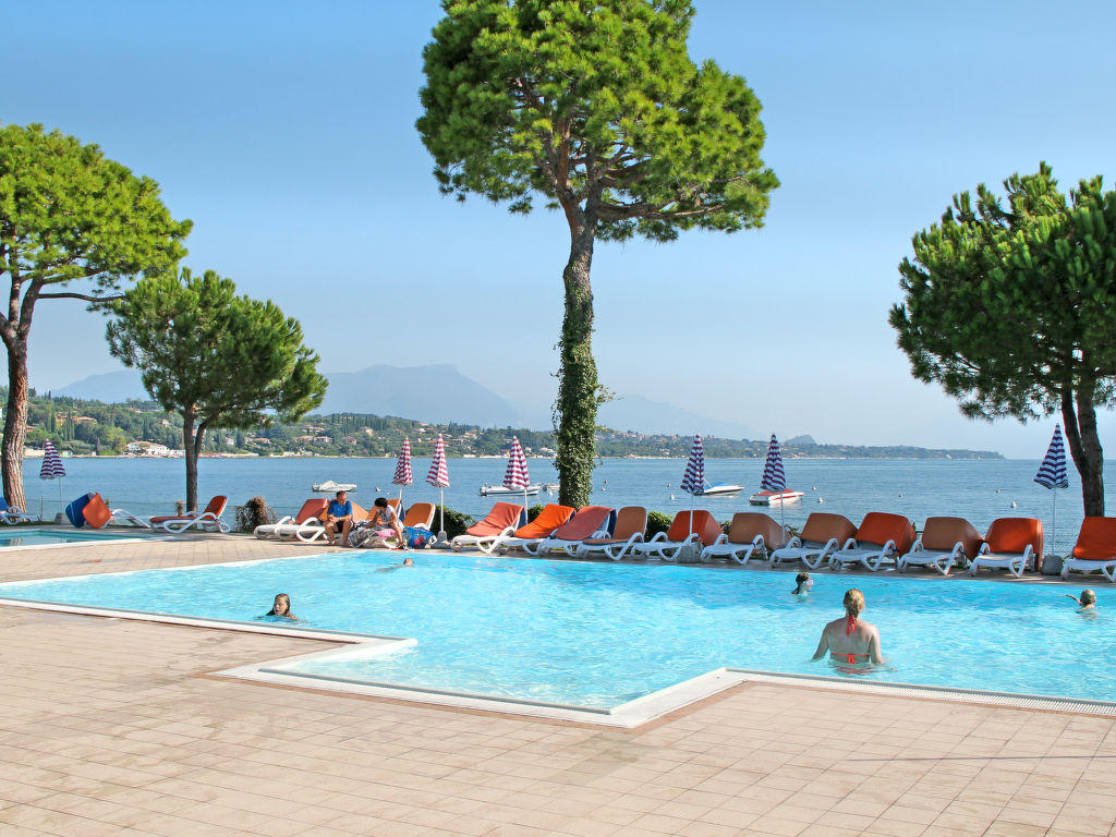 Vakantiehuis Front Lake Resort Le Corti Del Lago It