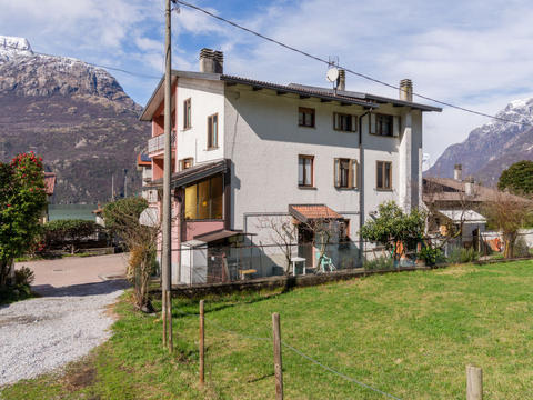 Talo/taloryhmä|Casa Lara|Lago di Como|Lago di Mezzola