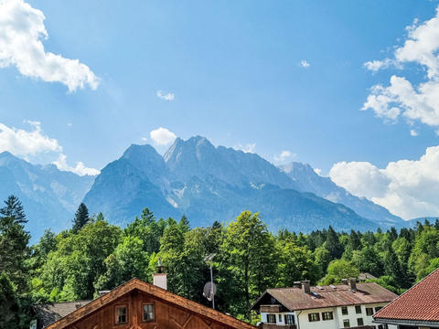 Talo/taloryhmä|Blue Mountain Sky|Baijeri /Oberbayern|Garmisch-Partenkirchen