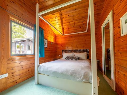 L'intérieur du logement|Chestnut Hot Tub Lodge|South-West|Launceston