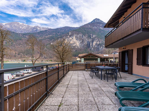 Talo/taloryhmä|Superior|Lago di Ledro|Lago di Ledro