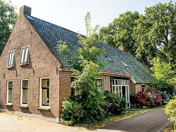 vakantiehuis met hond omheinde tuin
