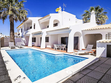 Holiday House Galé 600m from the beach, Algarve, Albufeira