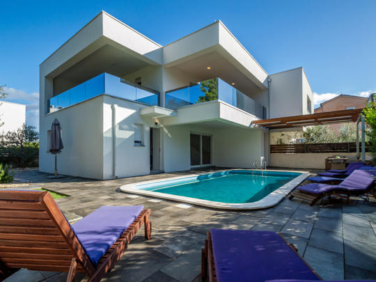 Lomatalo Villa Franko, Kroatia, Keski-Dalmatia, Vodice, Talo