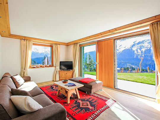 Lomahuoneisto Chesa Sül Muot, Sveitsi, Engadin, St. Moritz, Olohuone