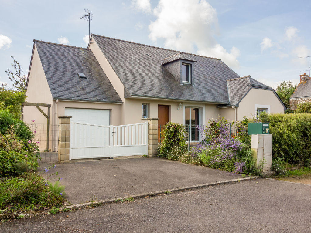 Holiday House Maison Les Hortensias in Pleurtuit  | Interhome