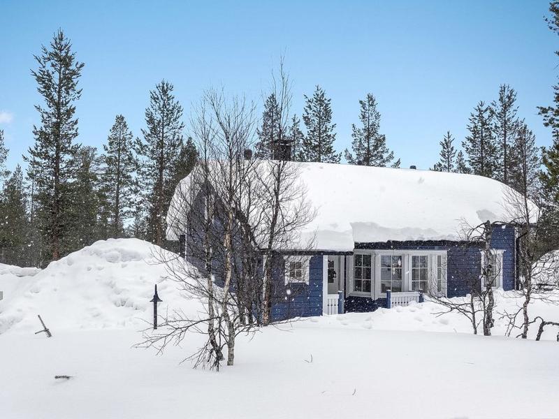 Binnen|Sininen maja|Lapland|Inari