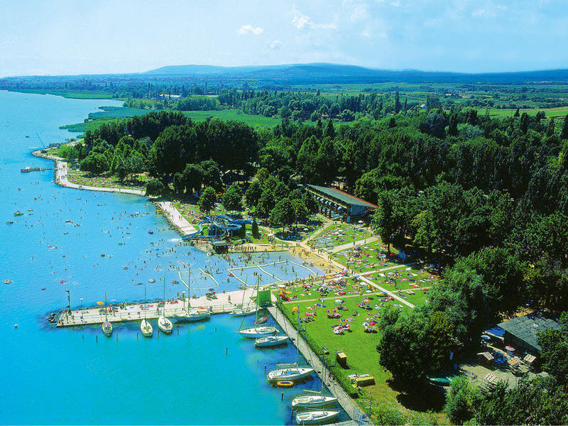 Maison / Résidence de vacances|Balatontourist Füred|Lac Balaton rive nord|Balatonfured