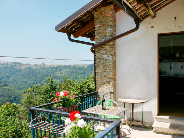 Hus/ Residens|Livella (MZO100)|Piemonte-Langhe & Monferrato|Murazzano