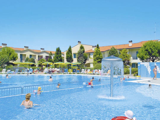 Lomatalo Villaggio Marco Polo, Italia, Veneto, Bibione, Ulkouima-allas