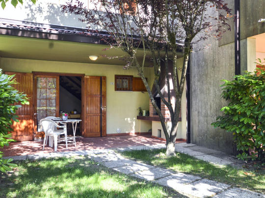Lomatalo Dora & Le Pinetine (BIB675), Italia, Veneto, Bibione, Talo