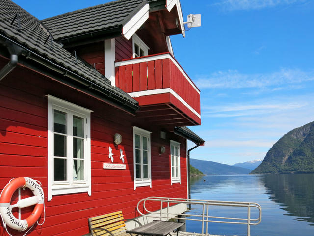 Haus/Residenz|Fagerdalsnipi (FJS609)|(Äußerer) Sognefjord|Arnafjord