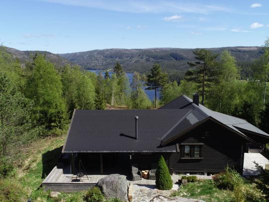 Lomatalo Mariabu, Norja, Åseral, Eikerapen, Talo