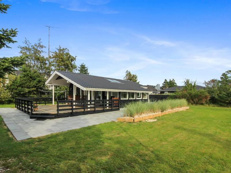 Hus/ Residence|"Hildegarde" - 900m from the sea in Western Jutland|Jyllands västkust|Blåvand
