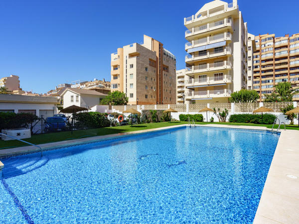 WintowinRentals Relax & Frontal Sea View Apartment in Fuengirola.