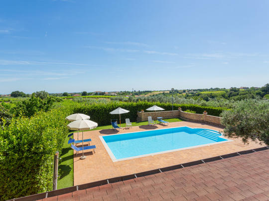 Casa Borgo Agrituristico Il Pino, Italia, Abruzzo, Ortona, Piscina esterna