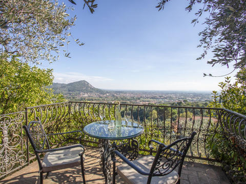 Hus/ Residens|Iacopo|Florence Countryside|Montecatini Terme