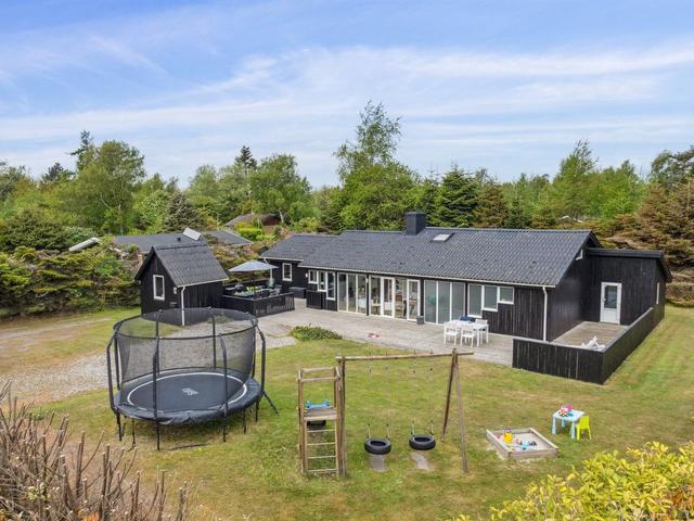 House/Residence|"Hallveig" - 1.1km from the sea|Lolland, Falster & Møn|Væggerløse