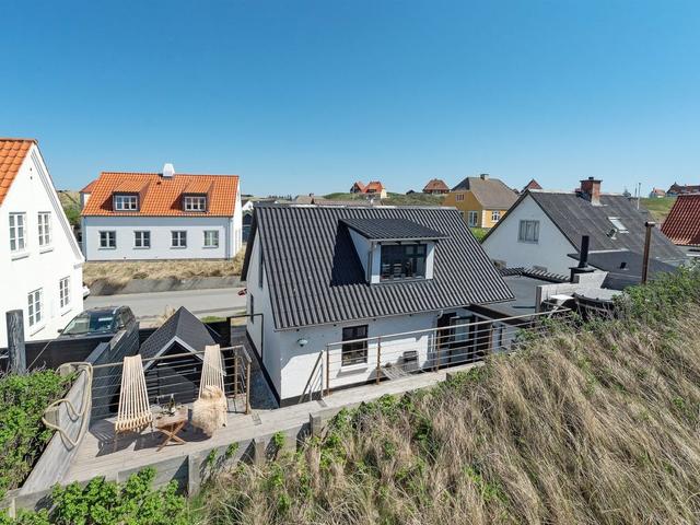 House/Residence|"Alberta" - 30m from the sea|Northwest Jutland|Hjørring