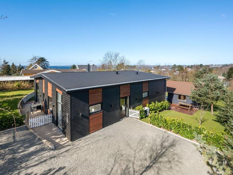 Hus/ Residence|"Ylvi" - 250m from the sea in Djursland and Mols|Djursland & Mols|Ebeltoft