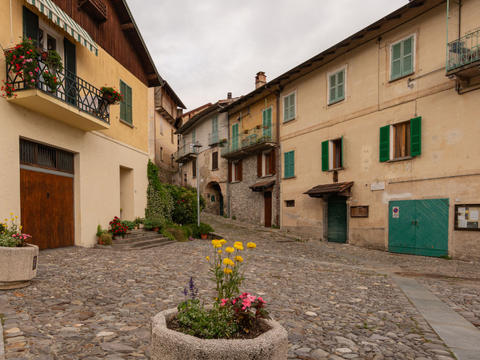 Haus/Residenz|della Nonna|Lago Maggiore|Maccagno con Pino e Veddasca