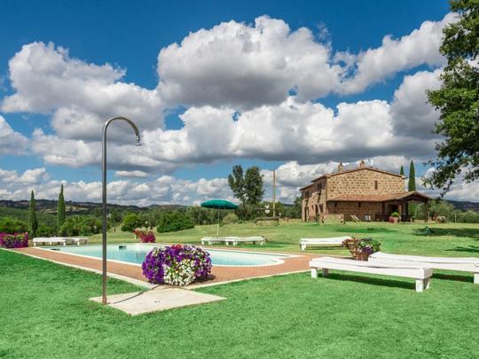 Dom wakacyjny Casale Poggio Lupinaio, Włochy, Ląd Maremma, Manciano, Widok z lotu ptaka