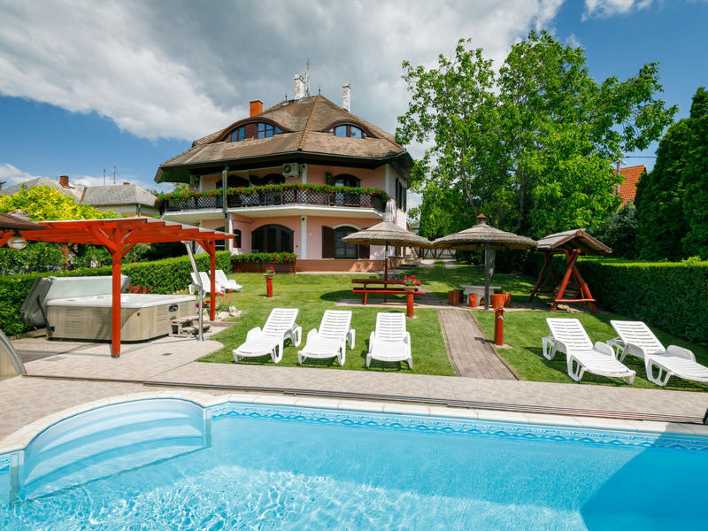 Maison / Résidence de vacances|Pinky|Lac Balaton rive nord|Balatonalmadi/Balatonfuzfo