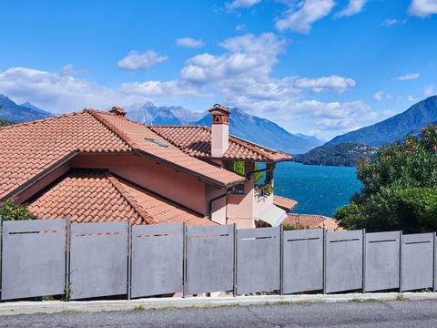 Talo/taloryhmä|Terrazzo fiorito|Lago di Como|Musso