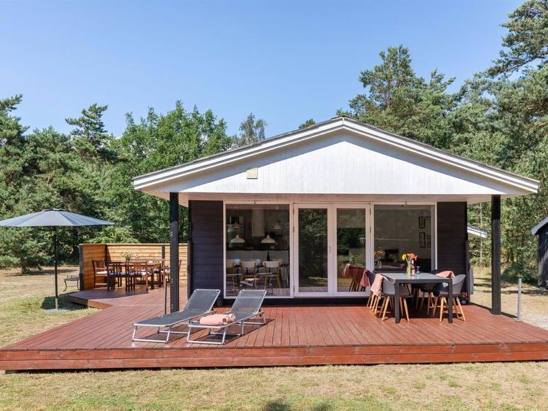 Hus/ Residence|"Gottfrieda" - 300m from the sea in Bornholm|Bornholm|Aakirkeby
