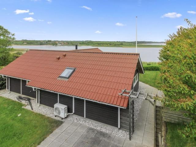 House/Residence|"Pirkka" - 50m to the inlet|Limfjord|Løgstrup