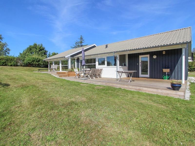 Hus/ Residence|"Lili" - 400m from the sea in Djursland and Mols|Djursland & Mols|Ebeltoft