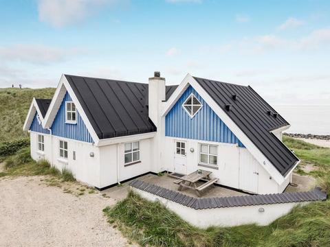 House/Residence|"Hillegonde" - 30m from the sea|Northwest Jutland|Hjørring