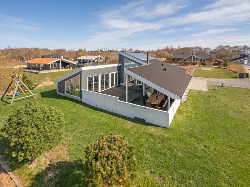 Hus/ Residence|"Guthfast" - 200m from the sea in Djursland and Mols|Djursland & Mols|Ebeltoft