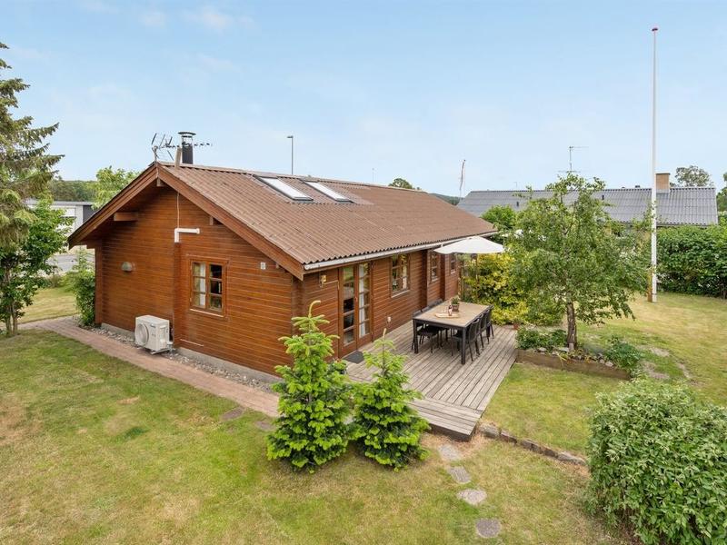 Hus/ Residence|"Hollie" - 300m from the sea in Djursland and Mols|Djursland & Mols|Glesborg