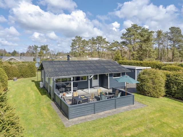 House/Residence|"Sissa" - 1.5km from the sea|Northeast Jutland|Hals