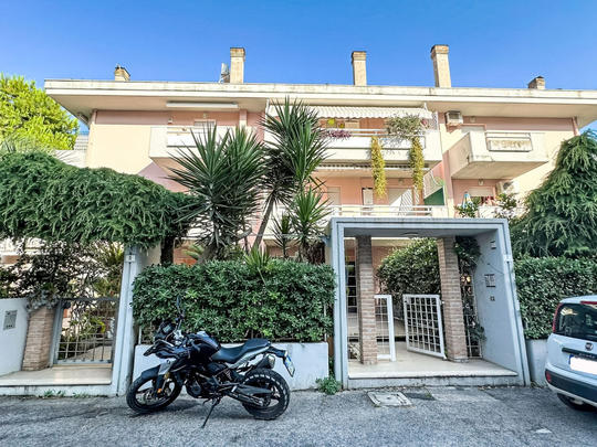 Lomahuoneisto Leoncavallo, Italia, Marche, San Benedetto del Tronto, Talo