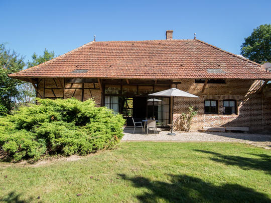 Lomatalo Alexandre, Ranska, Bourgogne, La Chapelle-Saint-Sauveur, Talo