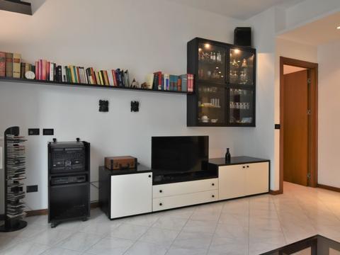 Inside|Mac Mahon Apartment|Lombardy|Milan