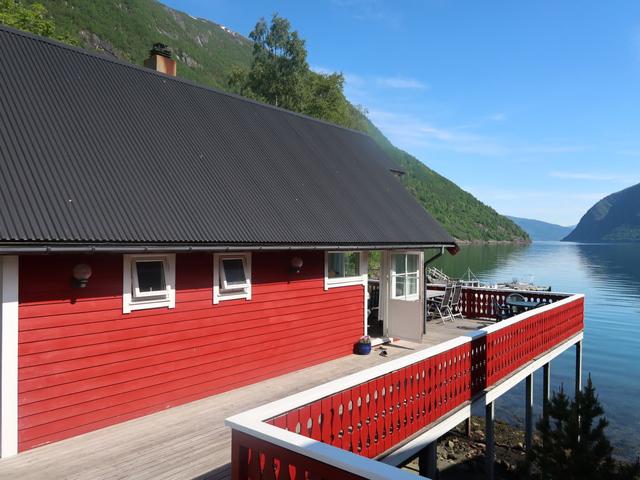 La struttura|Njord|Fiordo de Sogn (Exterior)|Arnafjord