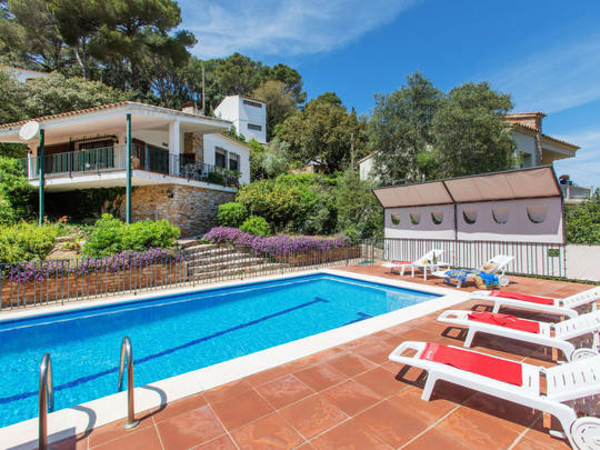 Lomatalo Hector, Espanja, Costa Brava, Sa Riera, Ulkouima-allas