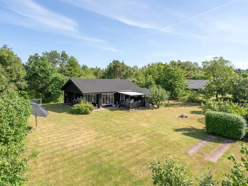 Hus/ Residence|"Tona" - 300m from the sea in Djursland and Mols|Djursland & Mols|Knebel