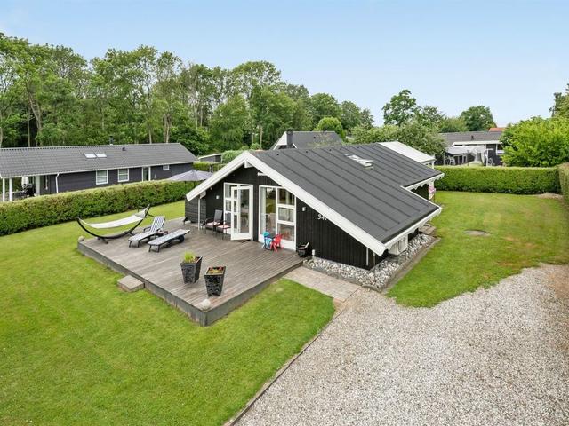 House/Residence|"Ullakarin" - 350m from the sea|Southeast Jutland|Juelsminde