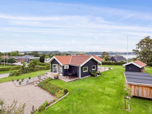 House/Residence|"Hjalmsvider" - 300m from the sea|Southeast Jutland|Broager