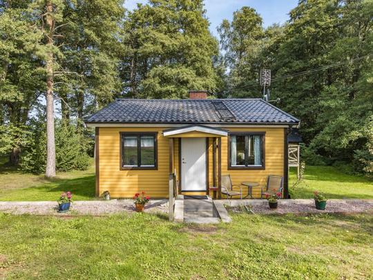 Lomatalo Kjuge Gula Huset, Ruotsi, Skåne, Fjälkinge, Talo