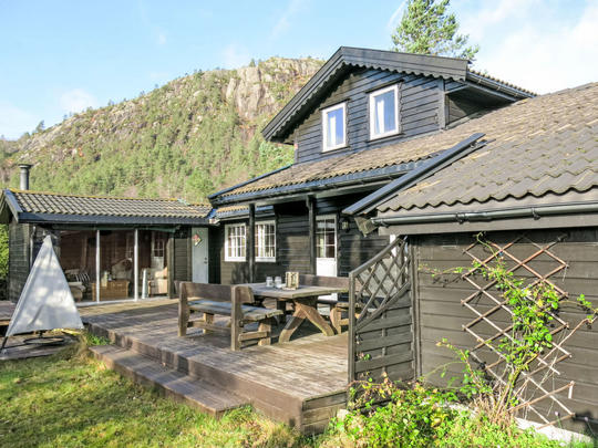 Lomatalo Lettibu, Norja, Åseral, Eikerapen, Talo