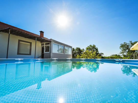 Lomatalo Ivan, Kroatia, Pohjois-Dalmatia, Biograd na Moru, Ulkouima-allas