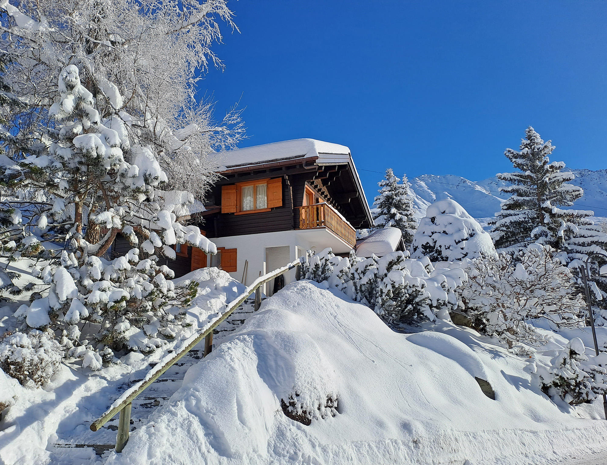 Nytårsaften i en hytte i Schweiz