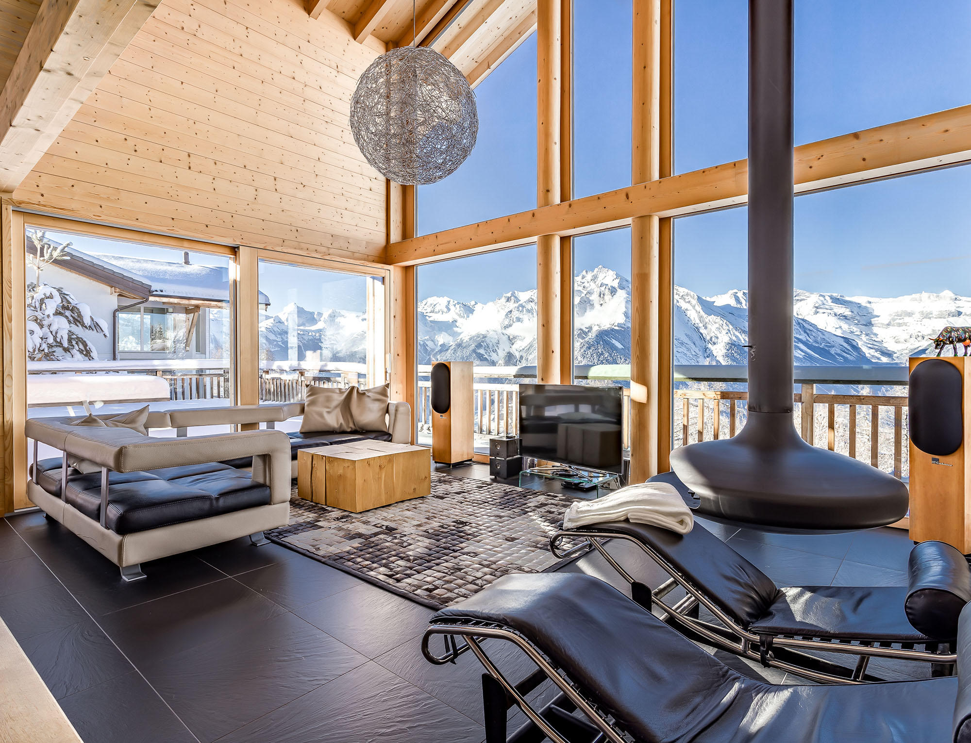 Ski Chalets, Apartments & Luxury Homes on the Slopes