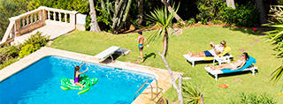 semesterhus med pool