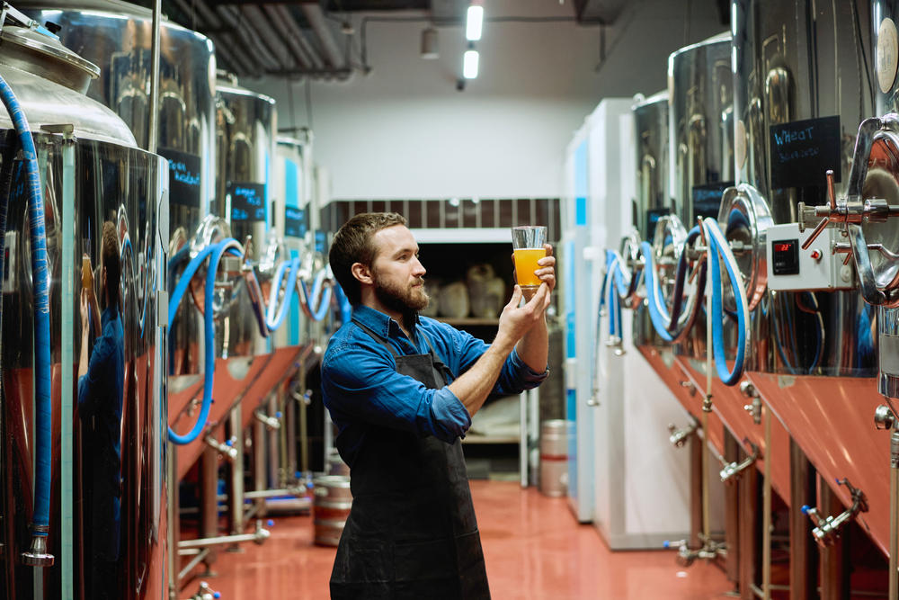 brouwerijmedewerker bier testen